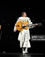 Mazur, Kevin, Harry Styles "Harryween" Fancy Dress Party NEW YORK, NEW YORK - OCTOBER 31: Harry Styles performs onstage during "Harryween" Fancy Dress Party at Madison Square Garden on October 31, 2021 