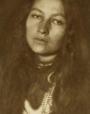 a photograph portrait of Zitkala-Ša