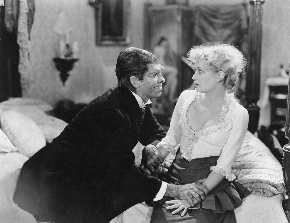 Hyde grabs Ivy while sitting together in bed