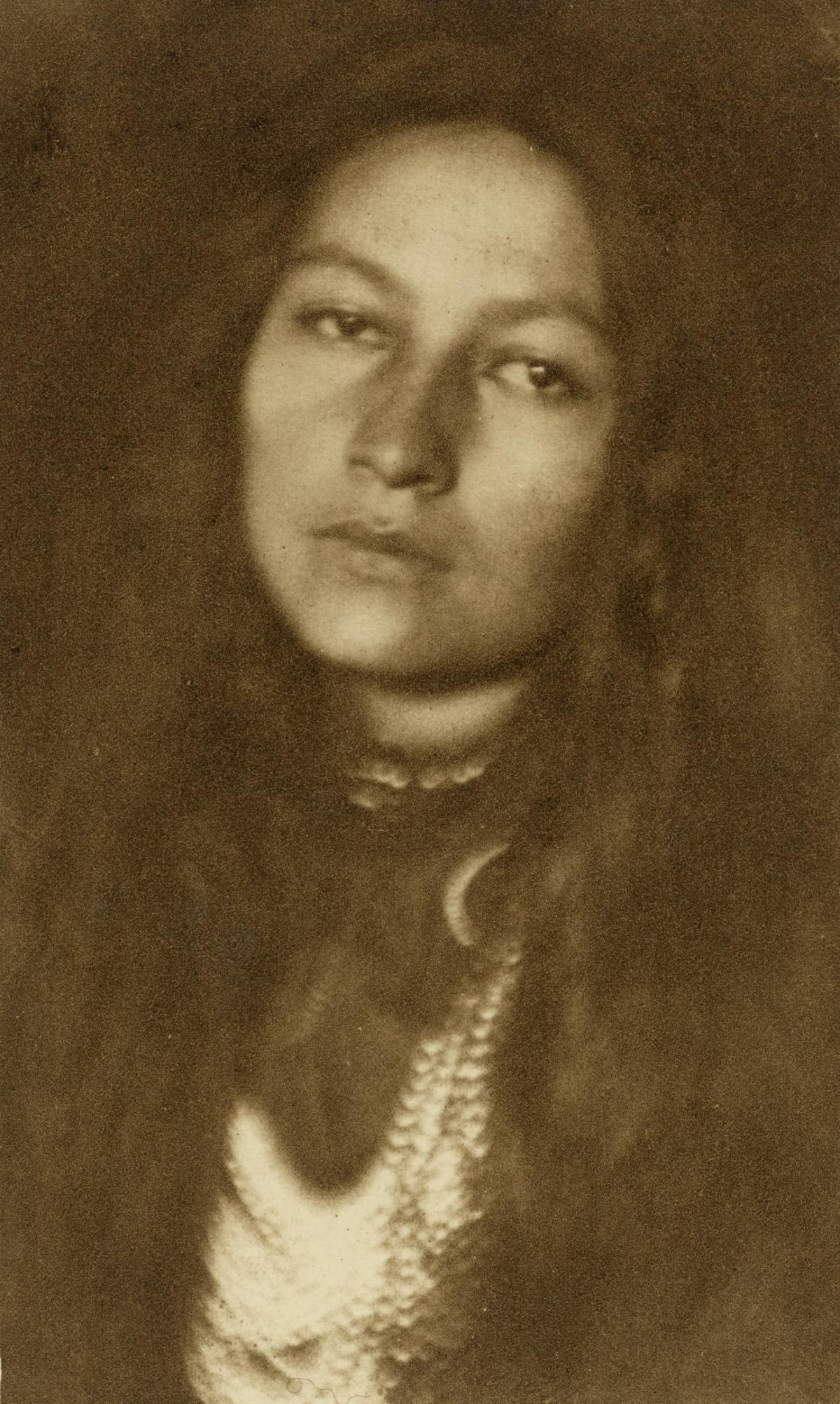 a photograph portrait of Zitkala-Ša